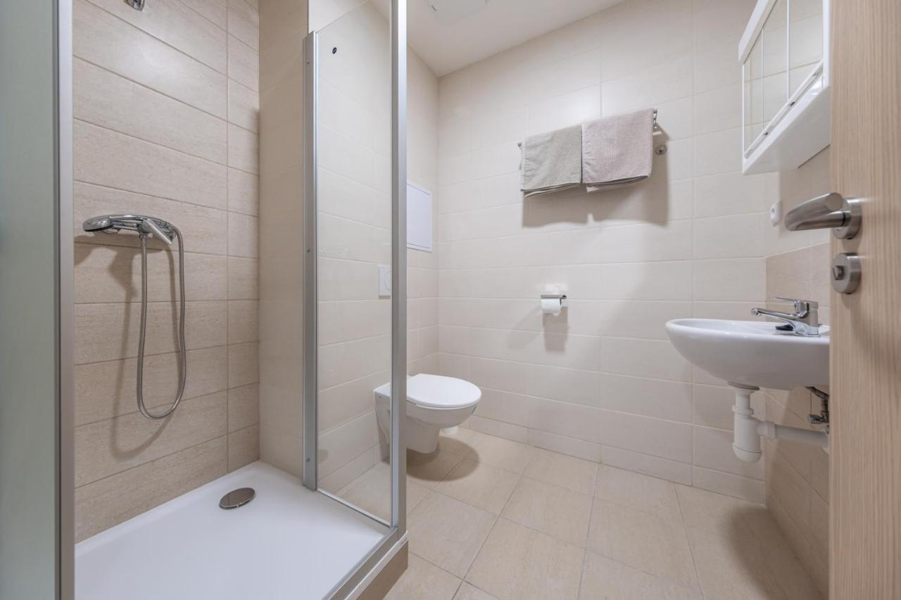 Penzion Big House Praga Zewnętrze zdjęcie